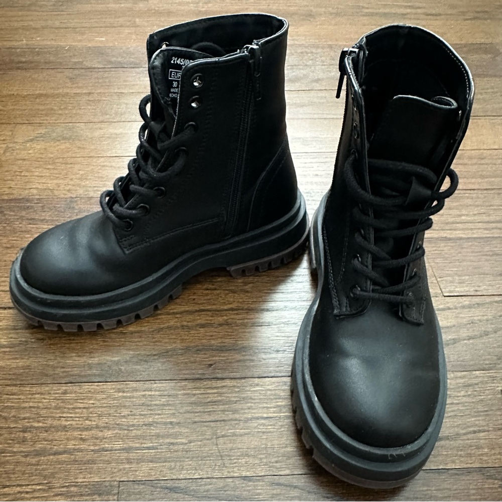 NEW Black leather unisex boots